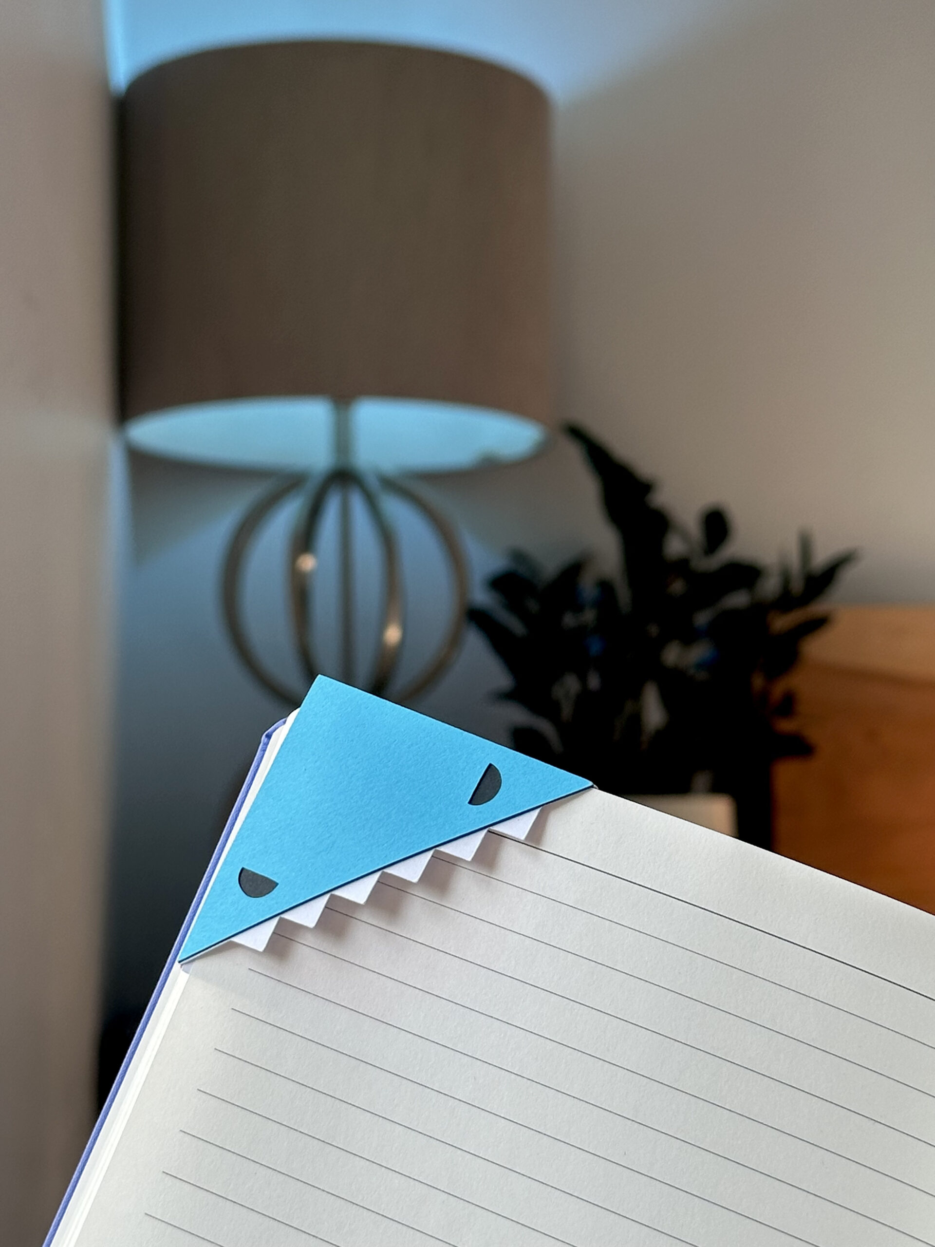 Shark bookmark - Image 3